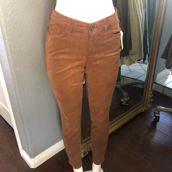 Skinny Leg mid rise pants - Picture 1 of 5